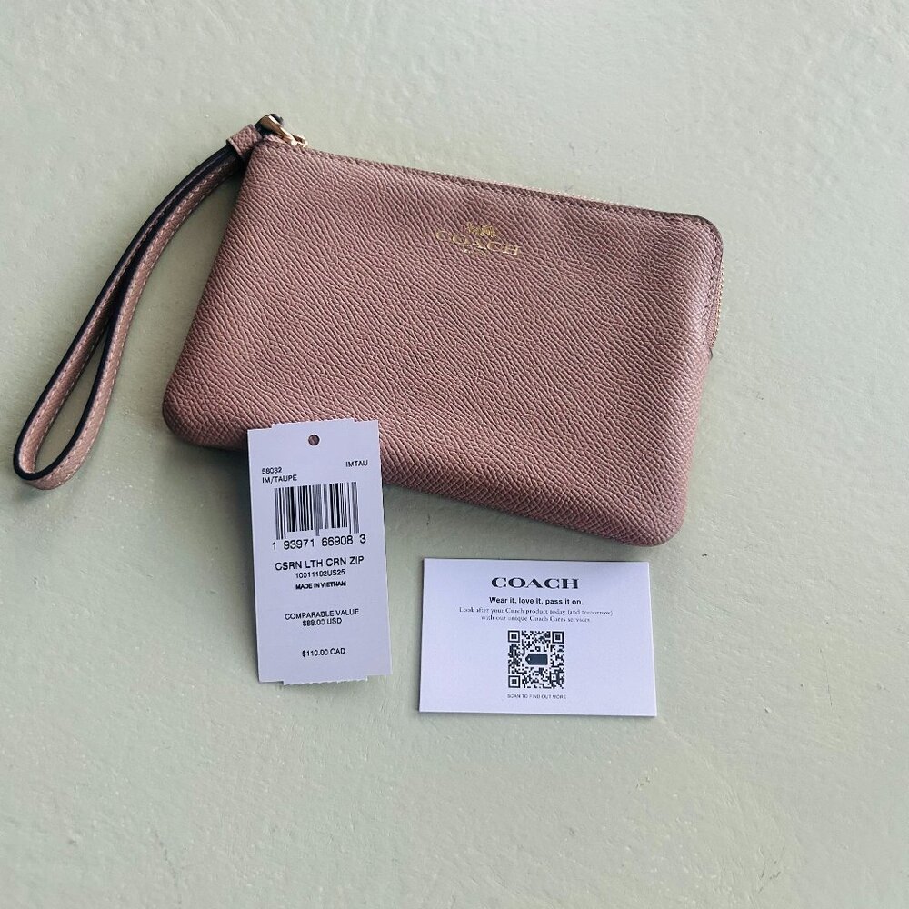 Coach Corner Zip wristlet (Taupe)